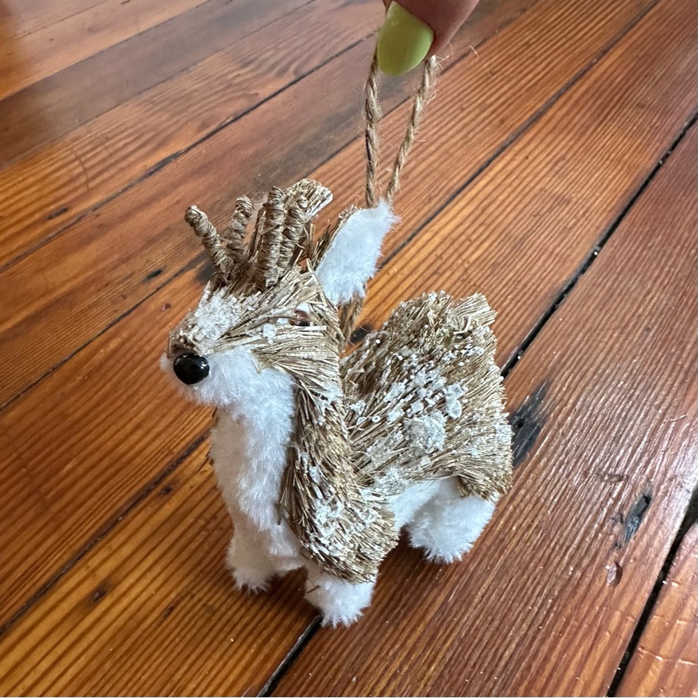 Vintage 90s cute deer ornament w a touch of snow